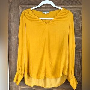 Maison d'Amelie V Neck Long Sleeve Satin Top Blouse Yellow Gold Mustard Size XS